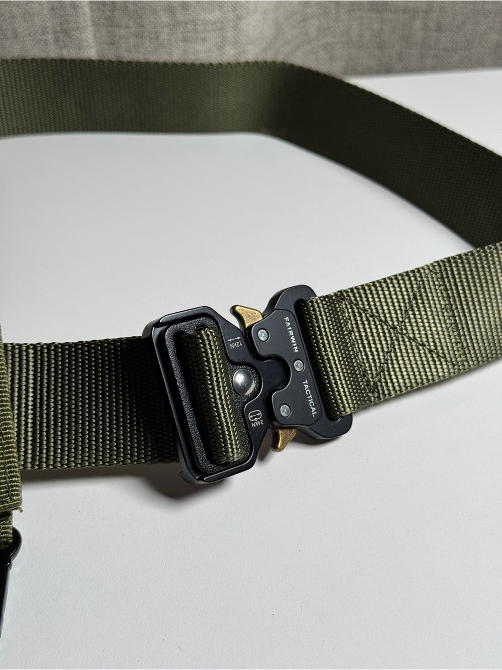 Fairwin Tactical Belt Olive Green Quick Release Buckle with Keychain - Picture 2 of 5